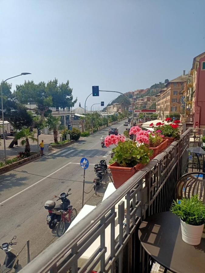 Hotel Serena Arenzano Esterno foto