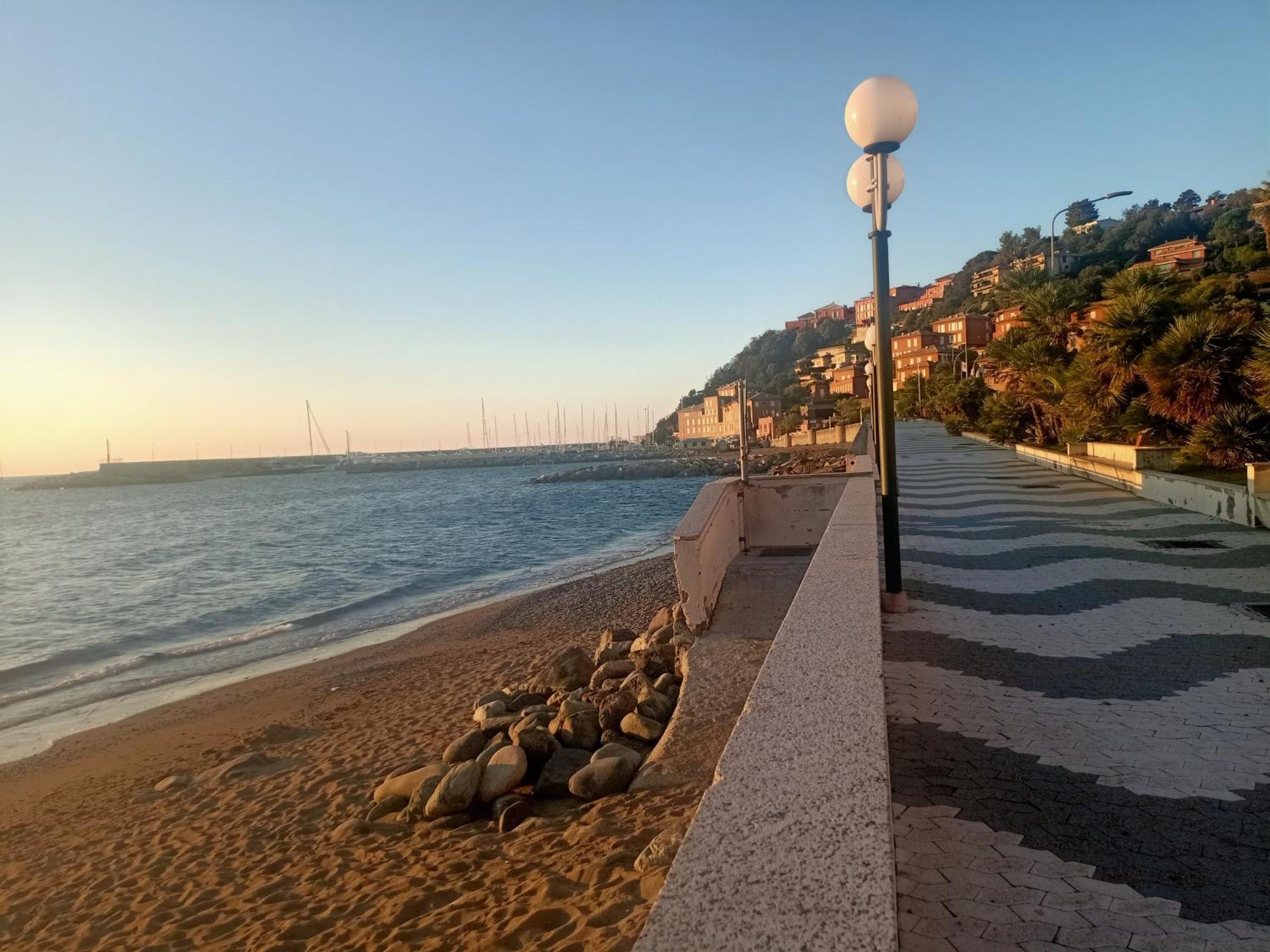 Hotel Serena Arenzano Esterno foto