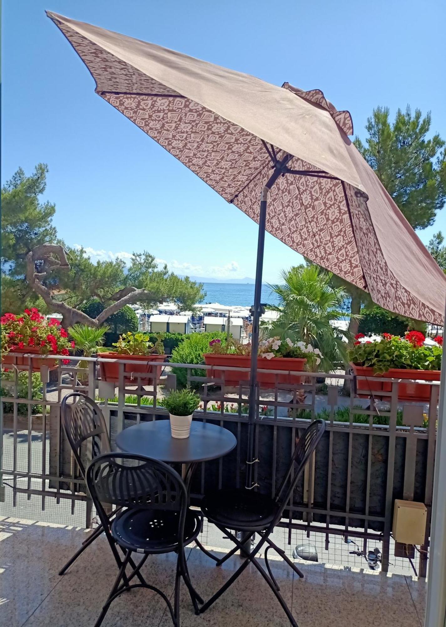 Hotel Serena Arenzano Esterno foto