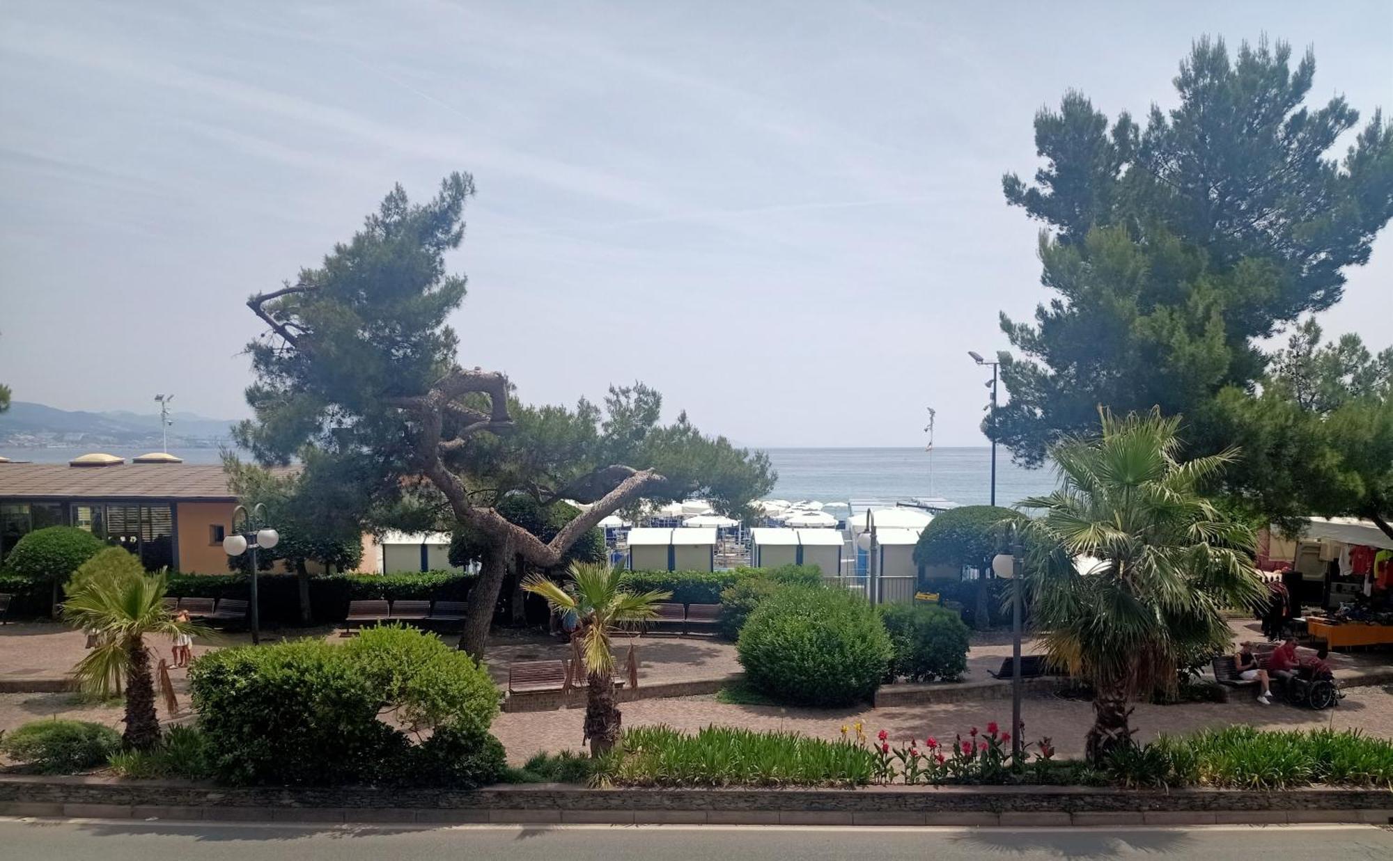 Hotel Serena Arenzano Esterno foto
