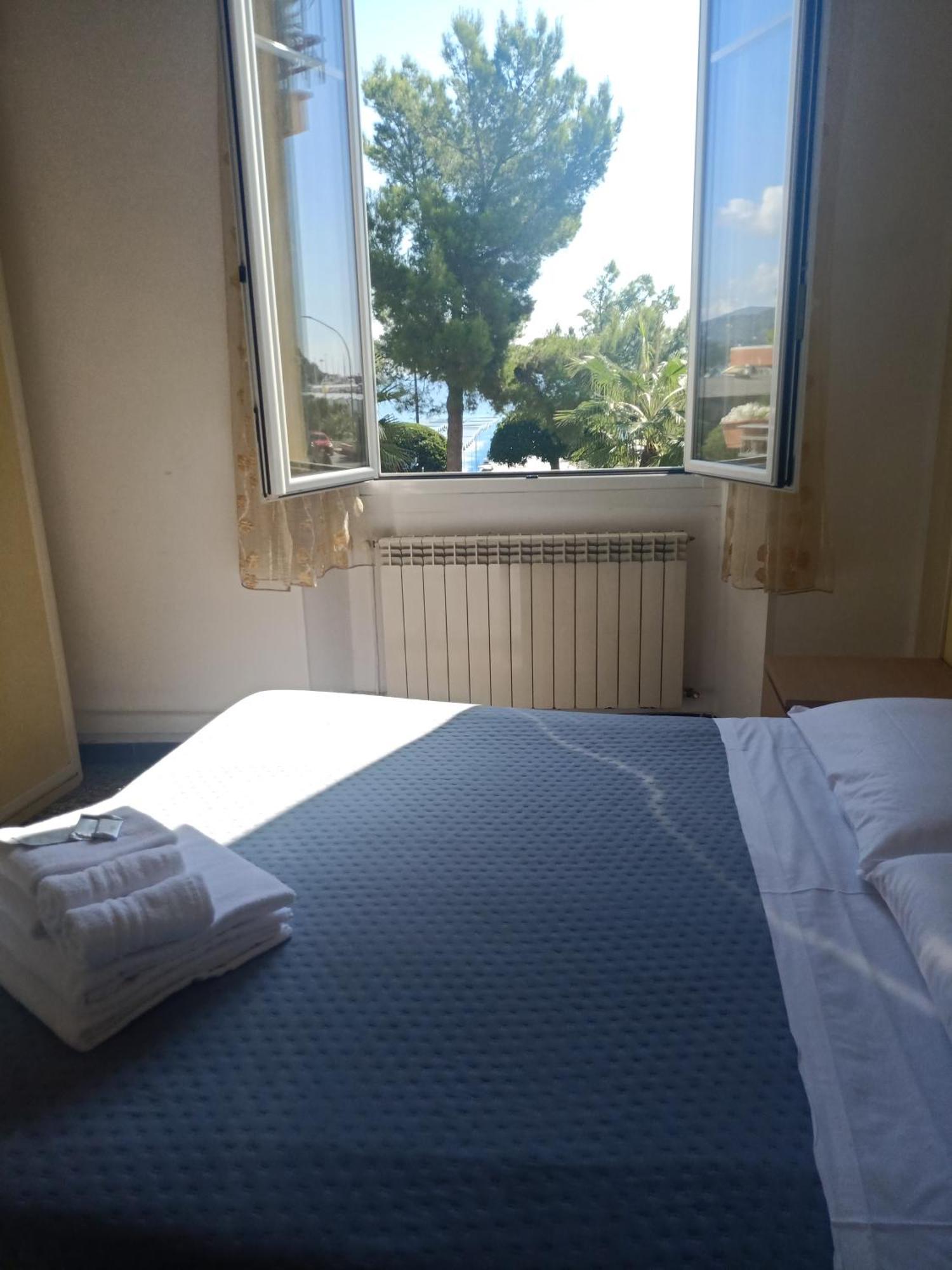 Hotel Serena Arenzano Esterno foto