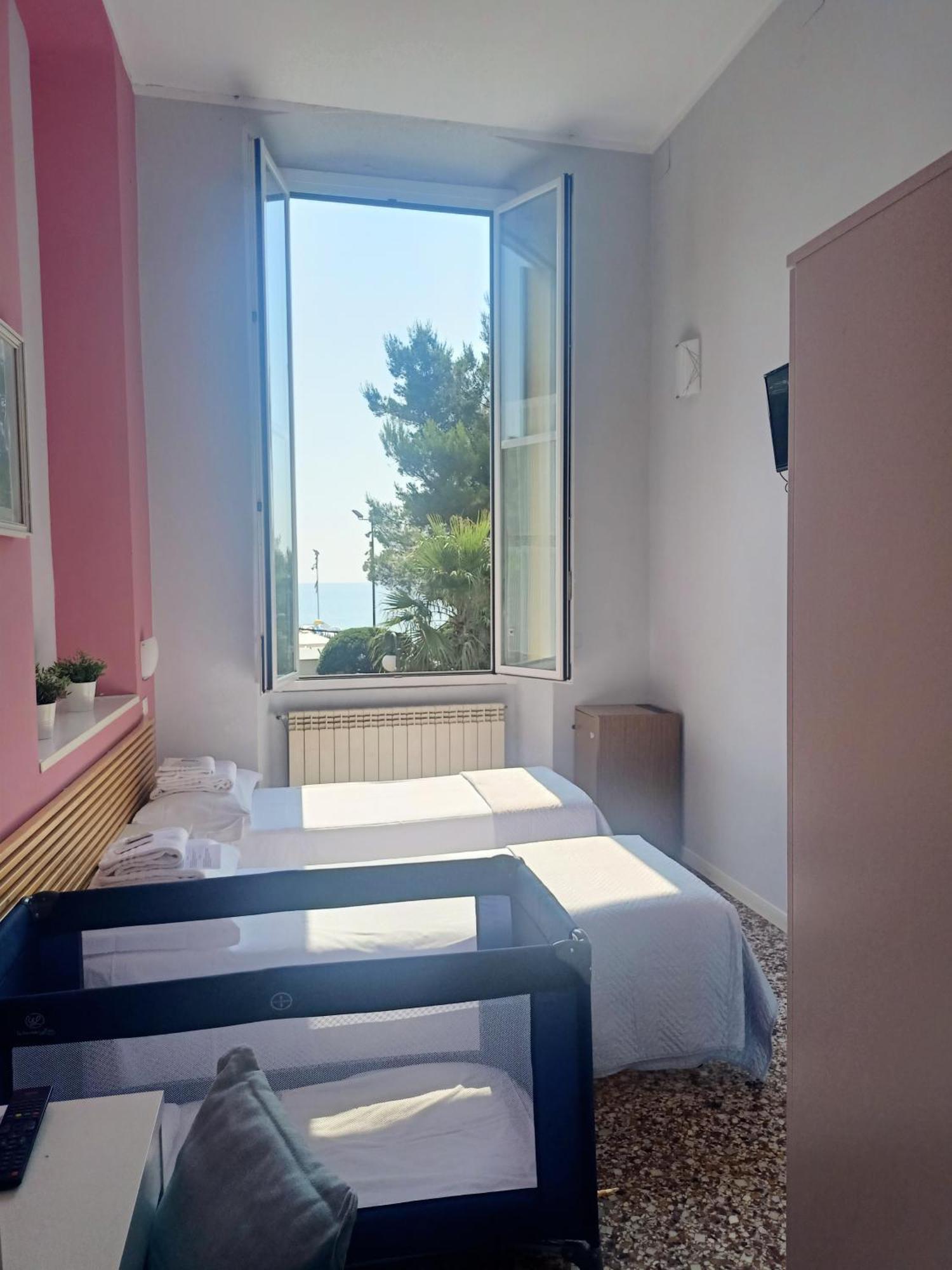 Hotel Serena Arenzano Esterno foto