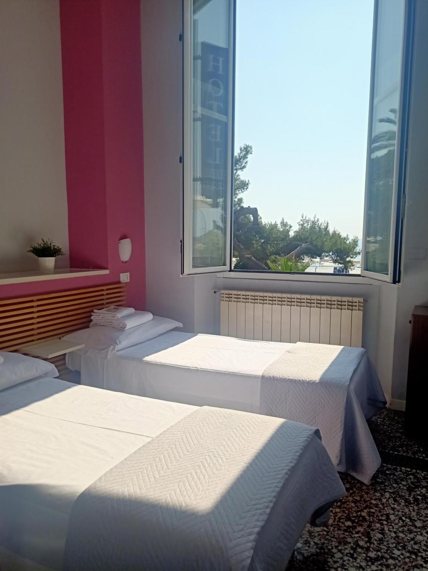 Hotel Serena Arenzano Esterno foto